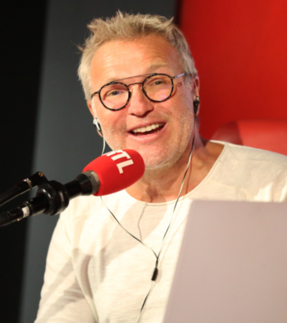 Mediasinfos's tweet photo. Demain (Vendredi), c'est @LisaBrunetLB qui sera l'invitée de @ruquierofficiel à 17H40 sur @RTLFrance dans #LesGrossesTêtes. Dès 15H30, l'animateur sera entouré de @IsaMergault @HectorObalk @CarolineDiament #ValérieMairesse @JeremyFerrari et @flogazan. https://t.co/QRQdZYGF3S https://t.co/TuP0s3VSMX