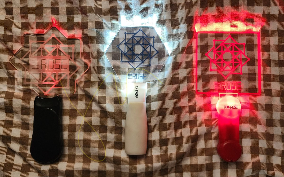 Ohmysammy25's tweet photo. WTS/LFB

•HJ &amp; WS Signed photo
•WRY Lightstick
•The Rose Makestar Lightstick
•The Rose Official Lightstick
•The Rose Slogan
•Heal Albums (complete inclusions)
•Dual Albums (complete except photocards)
•Moth Album (No PC)

📆 2 weeks DOP
📦 Shipping via GGX

dm to inquire https://t.co/jHJgHbCnw1
