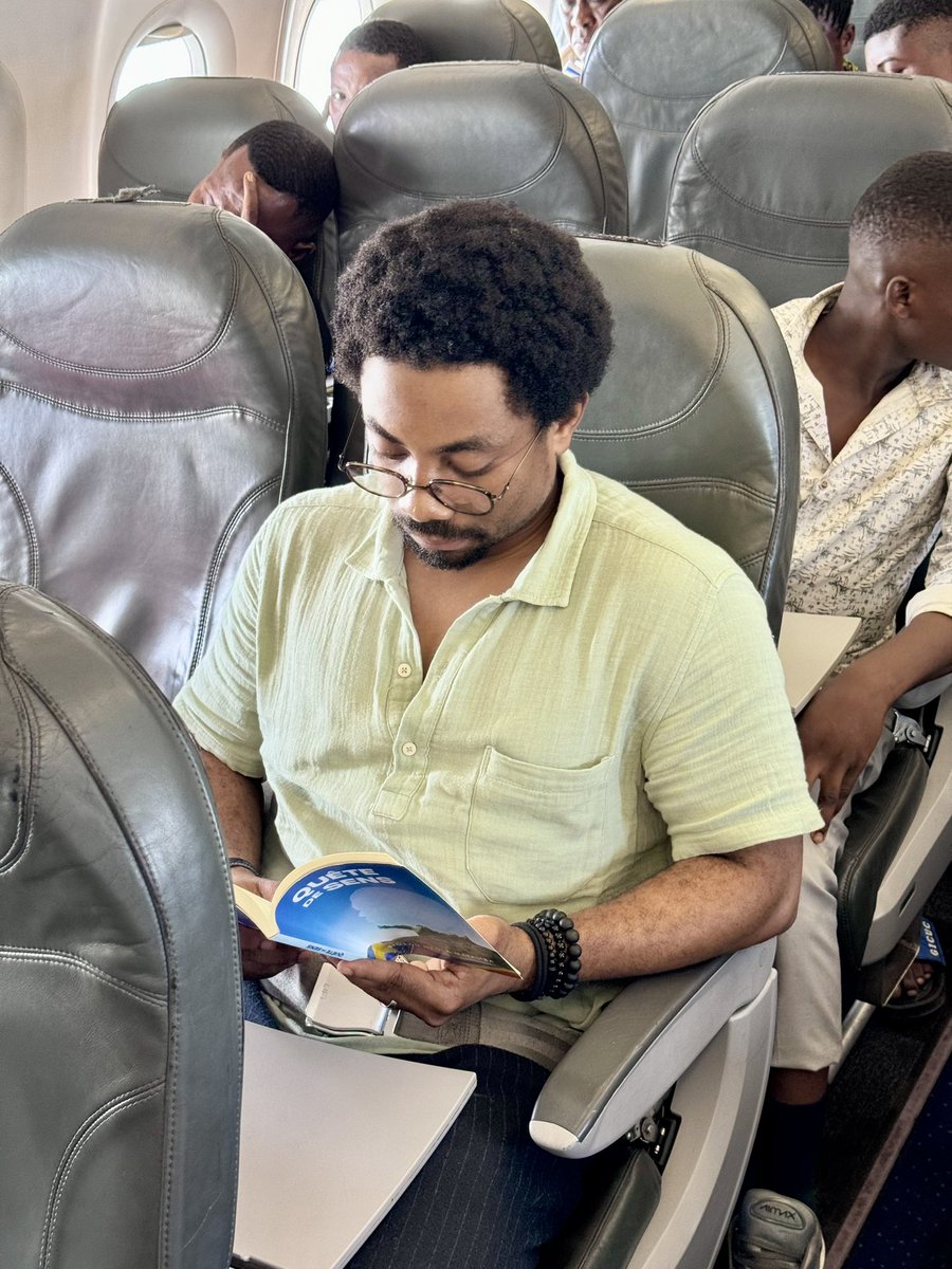 Sergemadika's tweet image. Quêteur de sens, dans les cieux et sur la terre. 
Je vais organiser, dans les semaines qui arrivent, un café de discussion avec l’auteur @Simeon_5 sur son livre Quête de sens. 
J’offre 20 copies aux 20 premiers commentaires qui voudront bien prendre part à ce café. 
#QDS