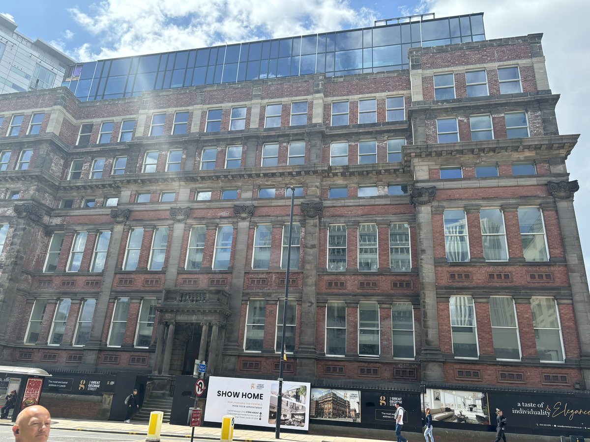 siteform_f's tweet image. An productive visit to our project in Leeds 83no apartments with 3000m2 Tarkett LVT & 2000m2 JHS carpets. Plus 5000m2 flooring grade plywood.