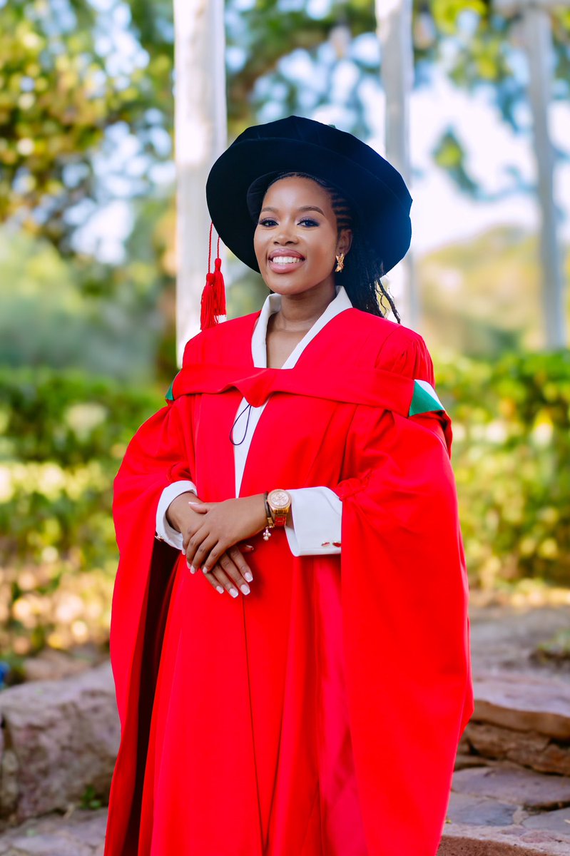 AfricanSTEMini1's tweet image. It’s my incredible honour and privilege to introduce to EVERYONE……Dr. Zakithi Mkhize
