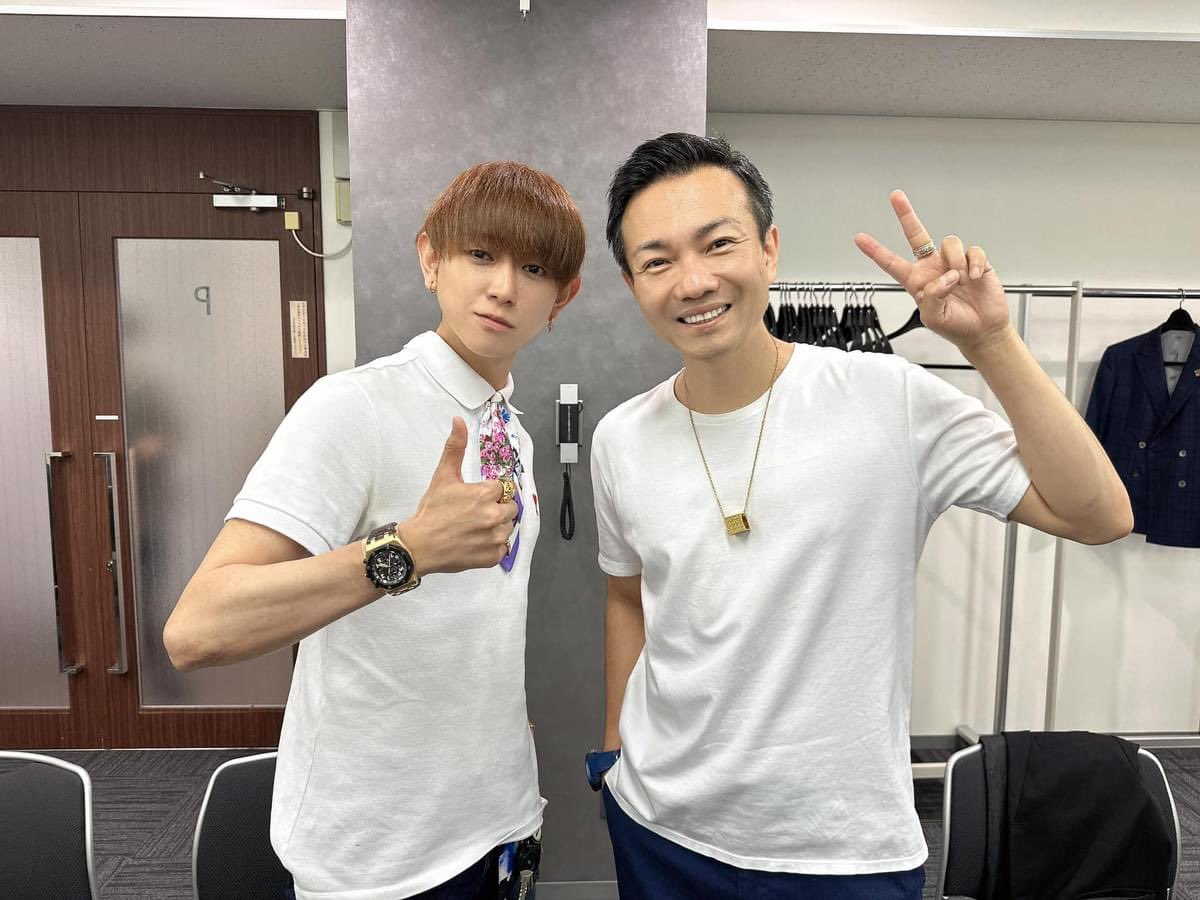 keiichi_inoue's tweet photo. 歌舞伎町最大級のホスト
「BJグループ」での年間研修

学ぶ姿勢がめちゃ高くそこらの経営者よりもよほ��人間学を学んでます

真のコミュニケーションを習得したこういう人達が一般企業にいたら社内の生産性を
高めるなー

女性を喜ばれる男はまだまだ少ない

日本一の心遣い目指し更に頑張りましょう！ https://t.co/JTDmk0BObl