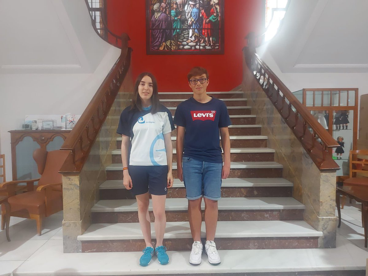FEECalasanz's tweet photo. Los alumnos Marta Martínez  y Miguel Mestre de 4º ESO han sido seleccionados en el Concurso de Inmersión en Ciencias de la Facultad de Zaragoza.Desde el día 10 hasta el 14 de junio estarán investigando en los departamentos de Geología y Física respectivamente.
Enhorabuena chicos! https://t.co/aeadpmXp91