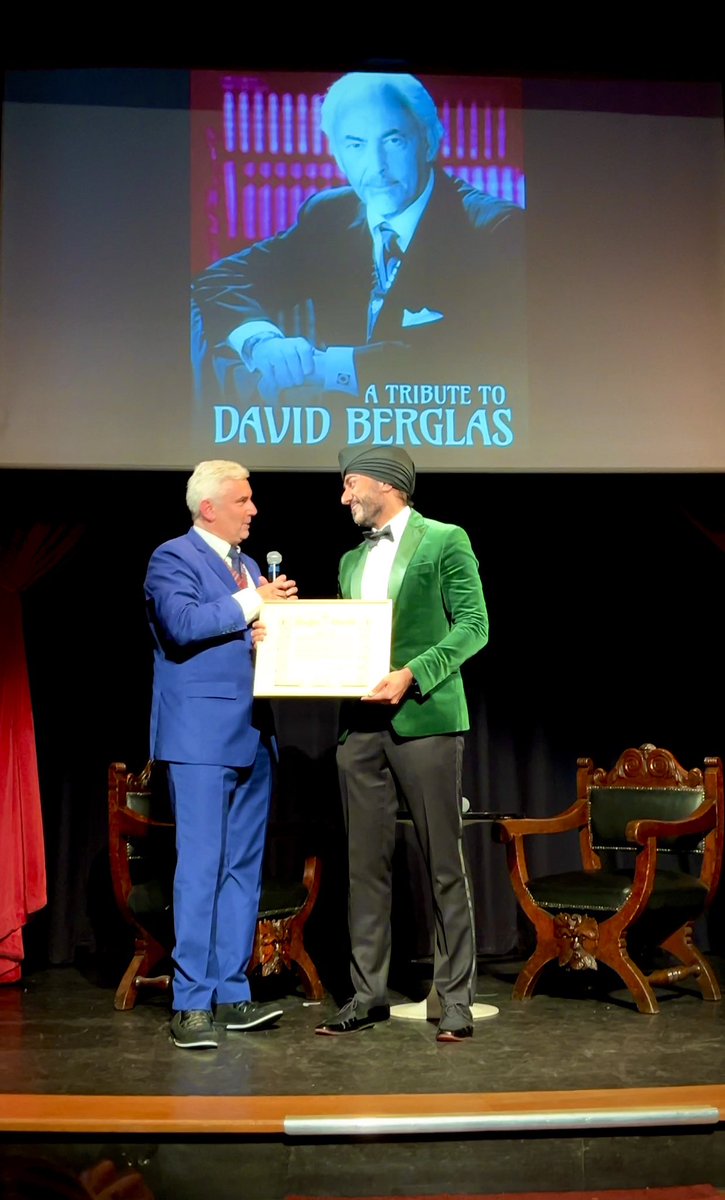 magicsingh's tweet photo. Member of The Inner Magic Circle with Gold Star⭐️
@MagicCircleHQ @MarvinBerglas https://t.co/ANg19gVAw8