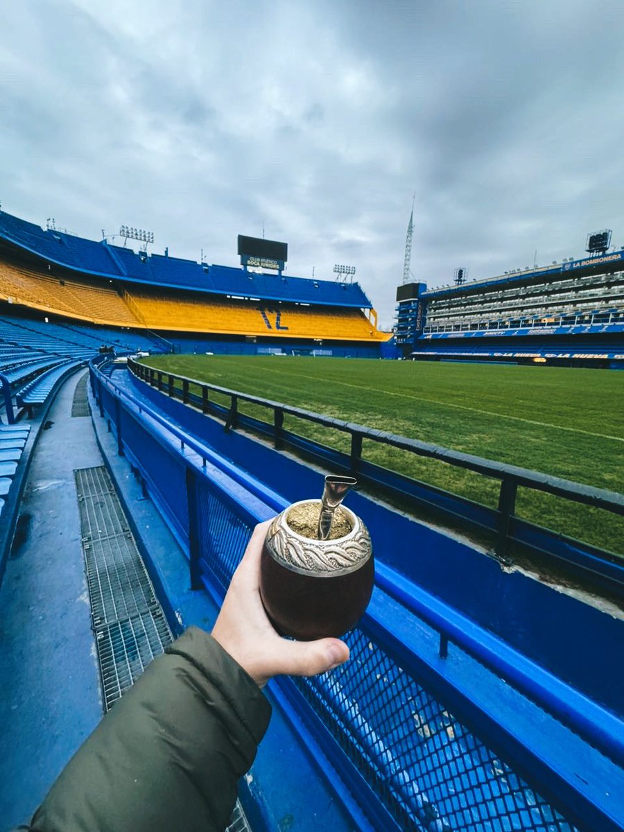 PlanetaBoca's tweet photo. 🧉😍 ¿Salen unos mates en el Templo? https://t.co/xH4hlxJhvm