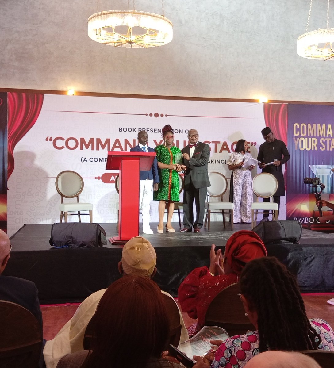 WSoyinkaCentre's tweet photo. @D_Encourager, Executive Director/CEO, @wsoyinkacentre has received an award at the @bimboloyede #commandyourstage book presentation for her excellent work and consistency.
Congratulations! https://t.co/HIE9BcLi88
