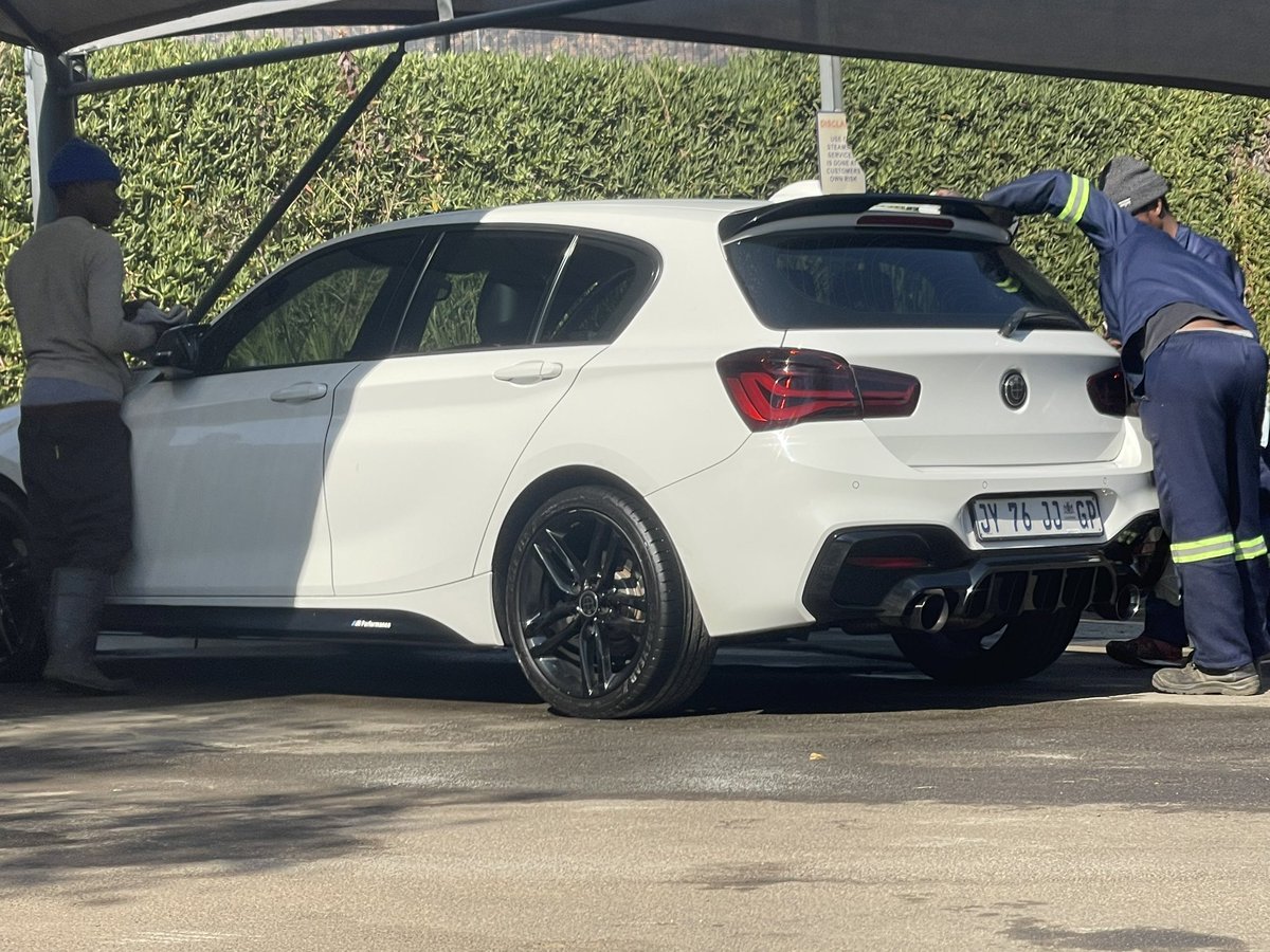 joachim989's tweet photo. @tdyani I am selling mine. Anyone interested please DM me https://t.co/P0pUg0AnlK