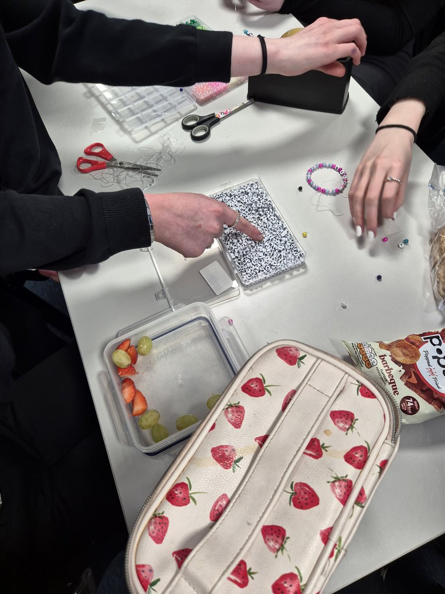 MissBerrall_BA's tweet photo. Best way to spend our lunch time before the Eras Tour! 🩷 @MissJ_Hist_Mods https://t.co/pVCQuAp7AY