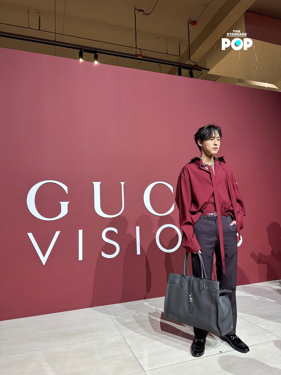 TheStandardPOP's tweet photo. บิวกิ้น พุฒิพงศ์ แบรนด์แอมบาสเดอร์คนล่าสุดของแบรนด์ Gucci ก็เดินทางมาถึงแล้วเป็นที่เรียบร้อย เพื่อต้อนรับนิทรรศการ Gucci Visions 

#bbillkin 
#บิวกิ้น 
#BILLKINBAGUCCI
#GucciVisions 
#Gucci 
#TheStandardPop https://t.co/AbG8Y9myCW
