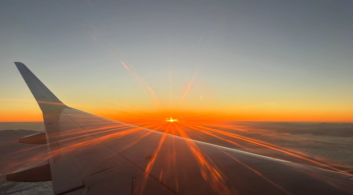 有时候真的很想三五好友一起出去旅游，但似乎从来都是一个人。年龄大了有时候真的好无聊。
