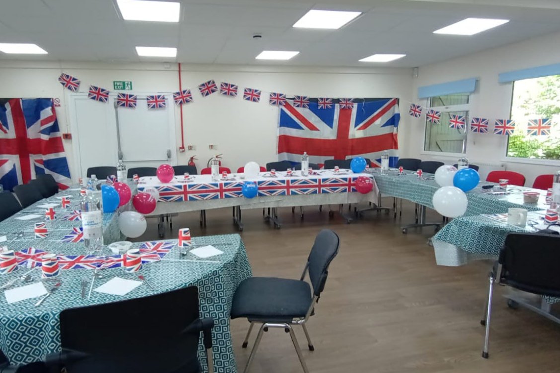 Hodge Lea Community Cafe D Day party <a href="/mkfm/">MKFM 106.3</a> <a href="/mk_citizen/">MK Citizen</a> <a href="/WandGTC/">Wolverton & Greenleys Town Council</a>  A true community spirit success story. Pleased to represent the local primary care network here <a href="/BLMKHealthCare/">NHS BLMK Health and Care Partnership 💙</a>