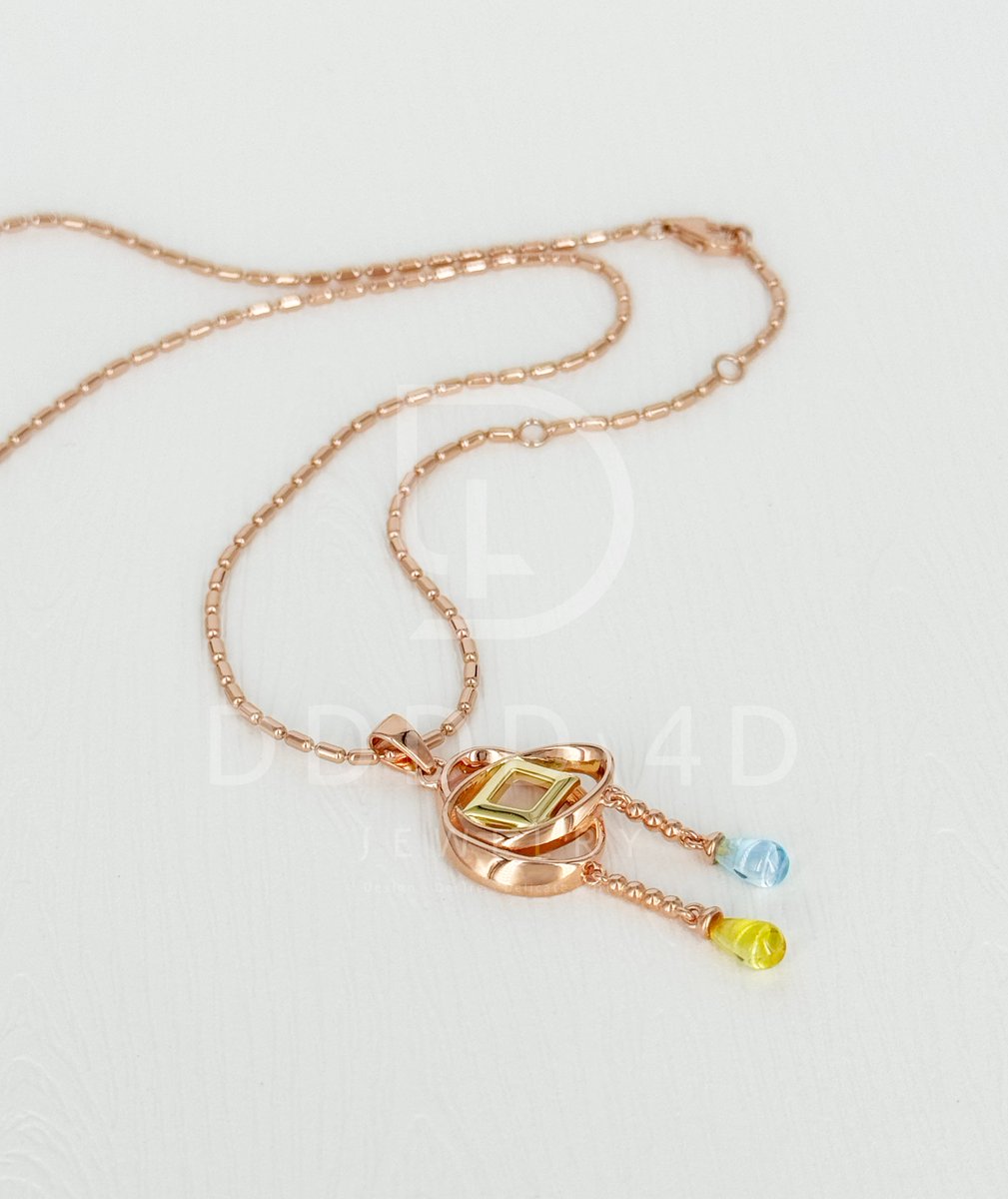 感謝 <a href="/LocoLost65/">洛可洛斯特Loco Lost🥞鍊金術師VTUBER</a> 的信任及委託🥞✨

這次很榮幸能替洛可製作3D募資商品～
項鍊和阿嬤的等身抱枕是同款！👀
採用925純銀製成，鍍上典雅的玫瑰金
再配上OC代表性的黃藍鋯石💛💙

希望這次阿嬤募資順利，拔旗高通彈跳！

🔗洛可洛斯特 3D 化募資計畫／AMAzone👉wabay.tw/projects/loco-…