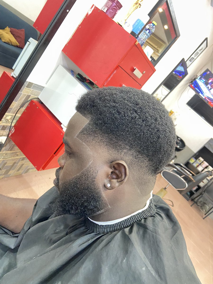 saminydebarber's tweet photo. #Saminyscutz contact us now . 💪🏽✊🏽👌🏾
☎️ 0540923403 https://t.co/8R55ZUj7R3