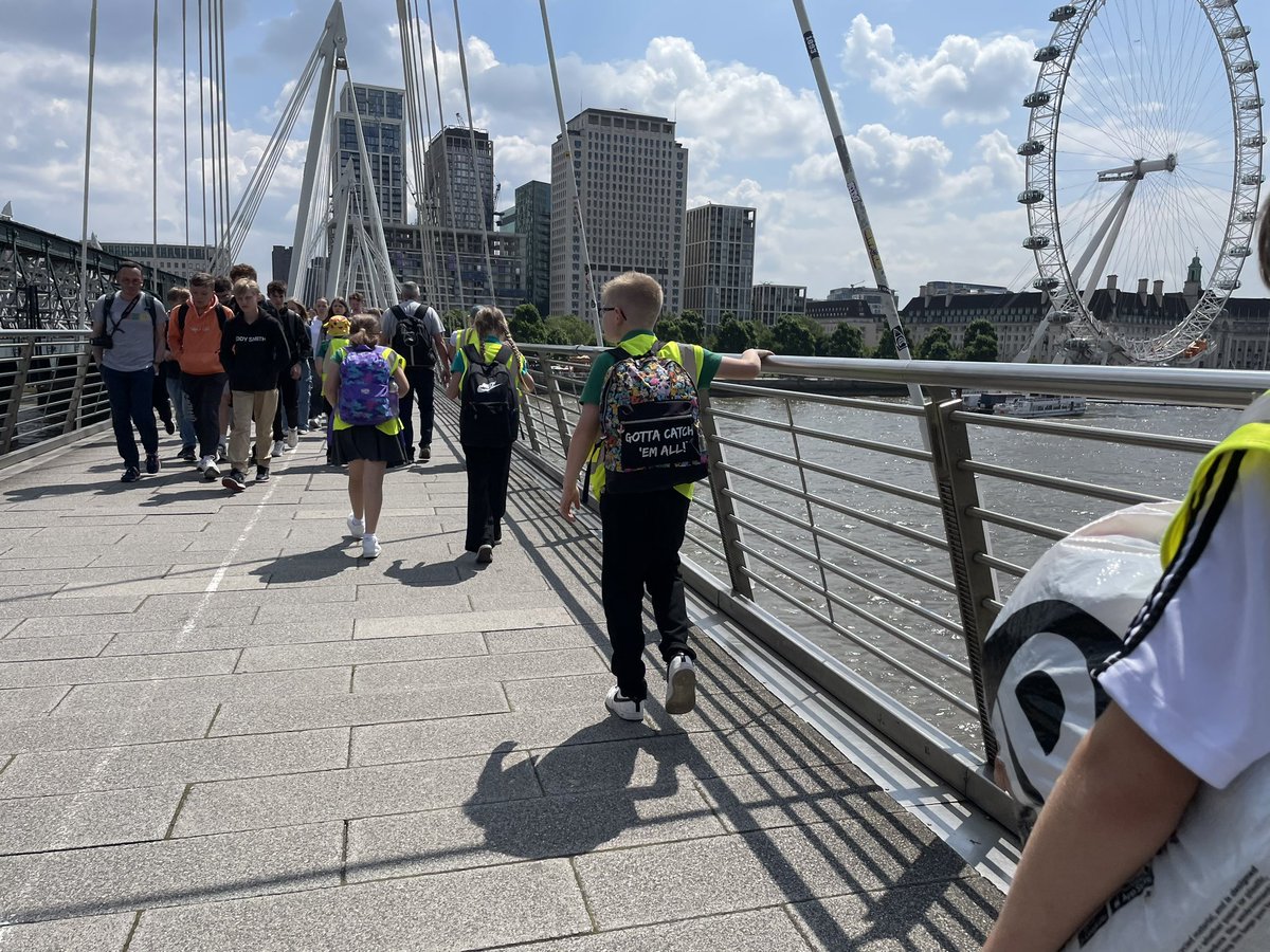 sclasshps's tweet photo. We’ve just sat down to eat our dinner on the river cruise. Here’s a selection of images https://t.co/FBvXxLou1p