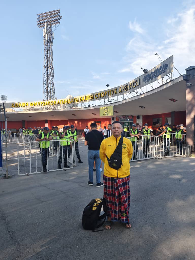 vocketfc's tweet photo. Satu-satunya penyokong Malaysia yang sudah tiba di stadium lebih awal menjelang aksi Harimau Malaya menentang Kyrgyzstan malam ini.
#vocketfc
#HarimauMalaya https://t.co/frLaoK3a51