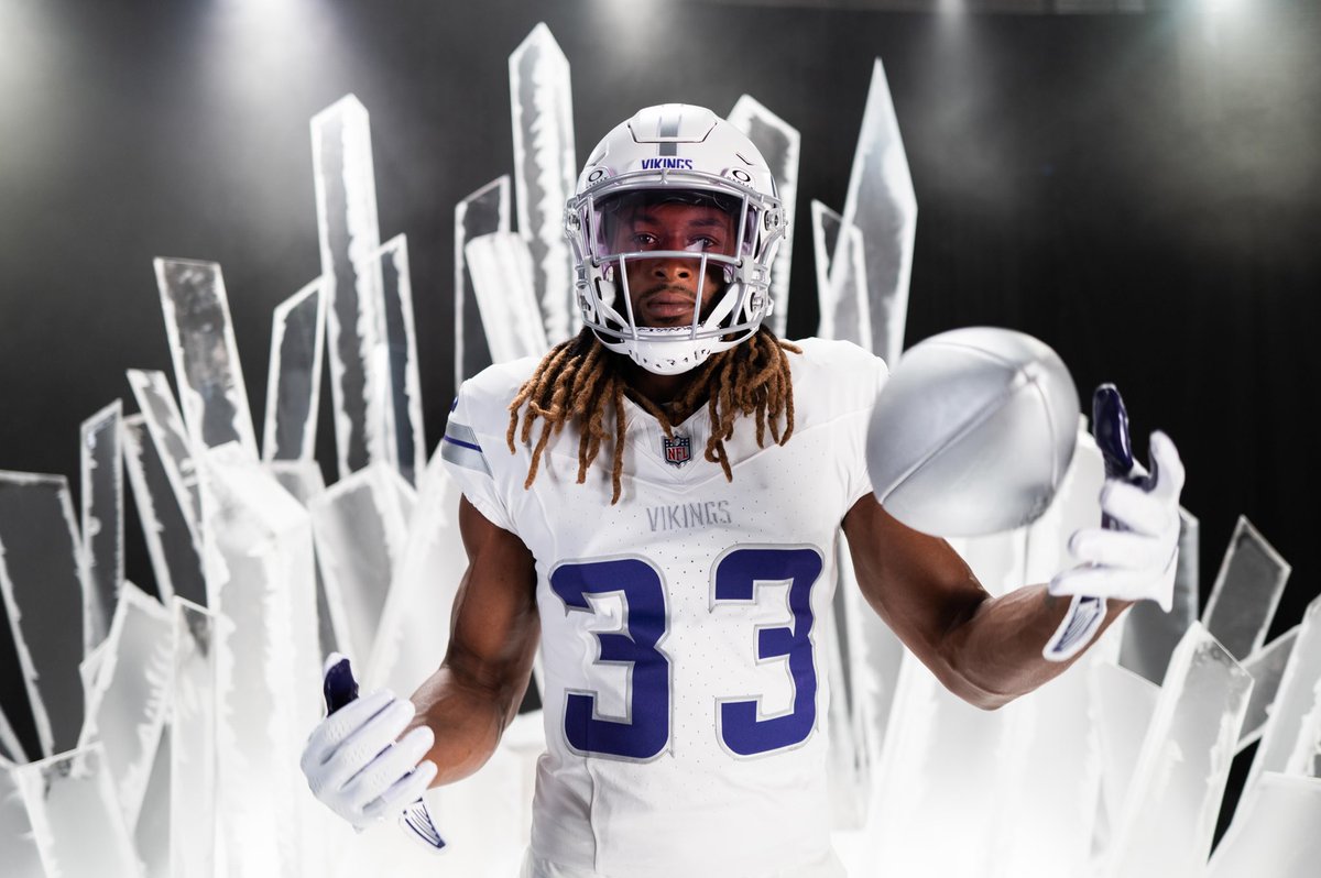 RapSheet's tweet photo. The #Vikings are unveiling sweet alternate unis, including an all-white helmet, to be worn for a winter whiteout game on Monday, Dec. 16. https://t.co/6HCIheH5vz