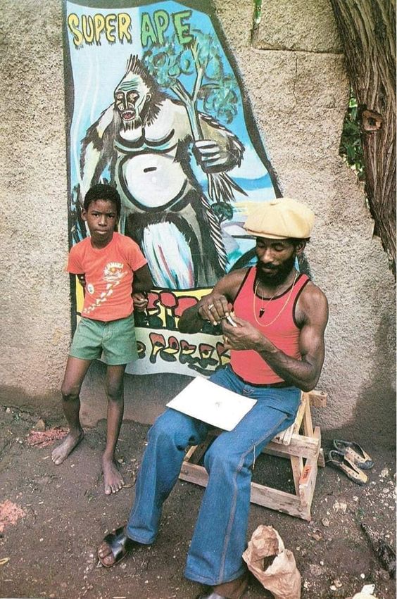 modernauta80's tweet photo. Lee Perry Super Ape
https://t.co/3yiUCf0htL https://t.co/7OisiQqS0e
