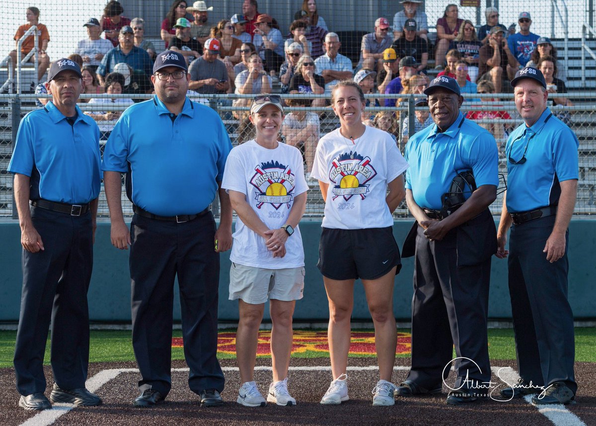 AustinAreaAllS1's tweet image. Thank you to our coaches and umpires! We couldn’t have done it without you!