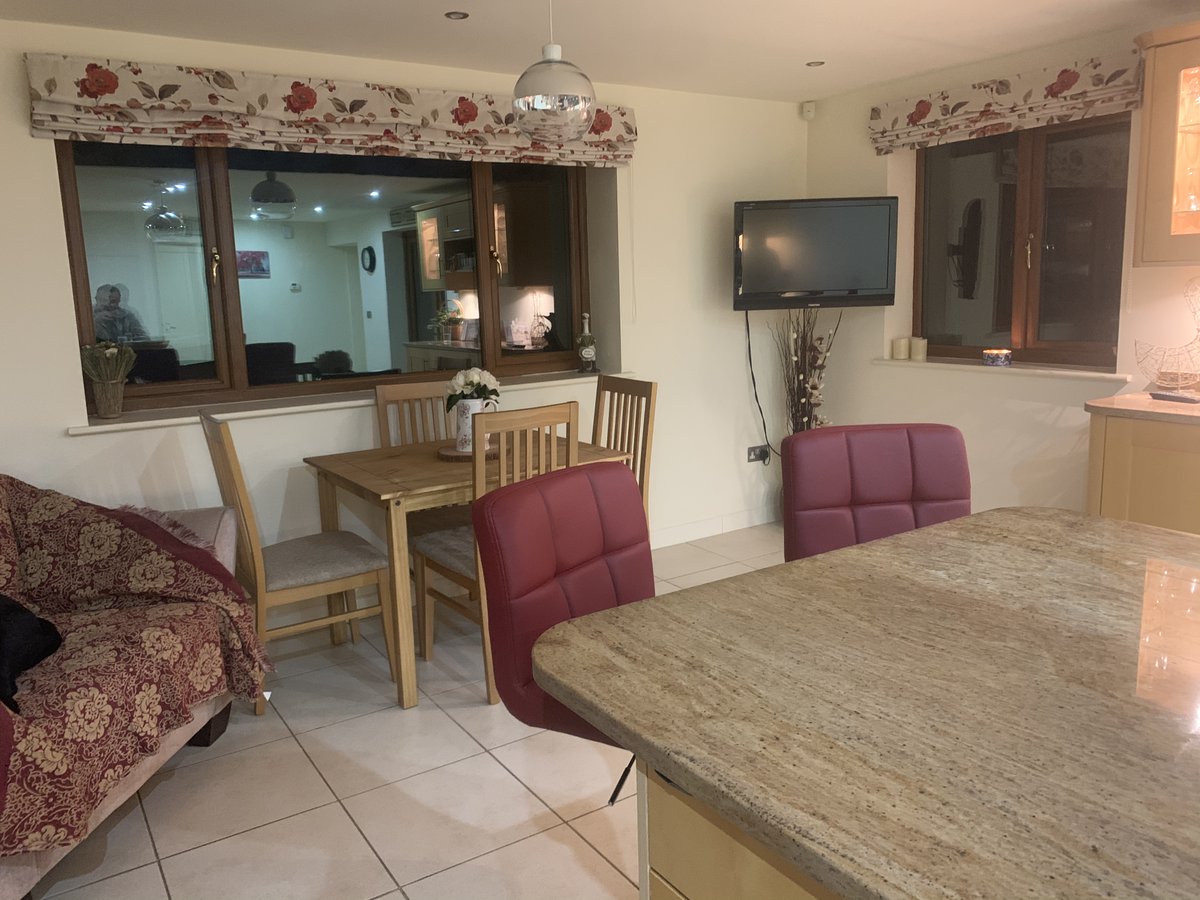 lakelandfurn's tweet image. Add a splash of colour to any kitchen with our Cuban Bar Stools 📷 They can be found in a variety of colours to transform any area.  #barstools #stools #kitchenstools #kitchendesign #winered
For further details on the product please click here&amp;gt; lakeland-furniture.co.uk/catalogsearch/…