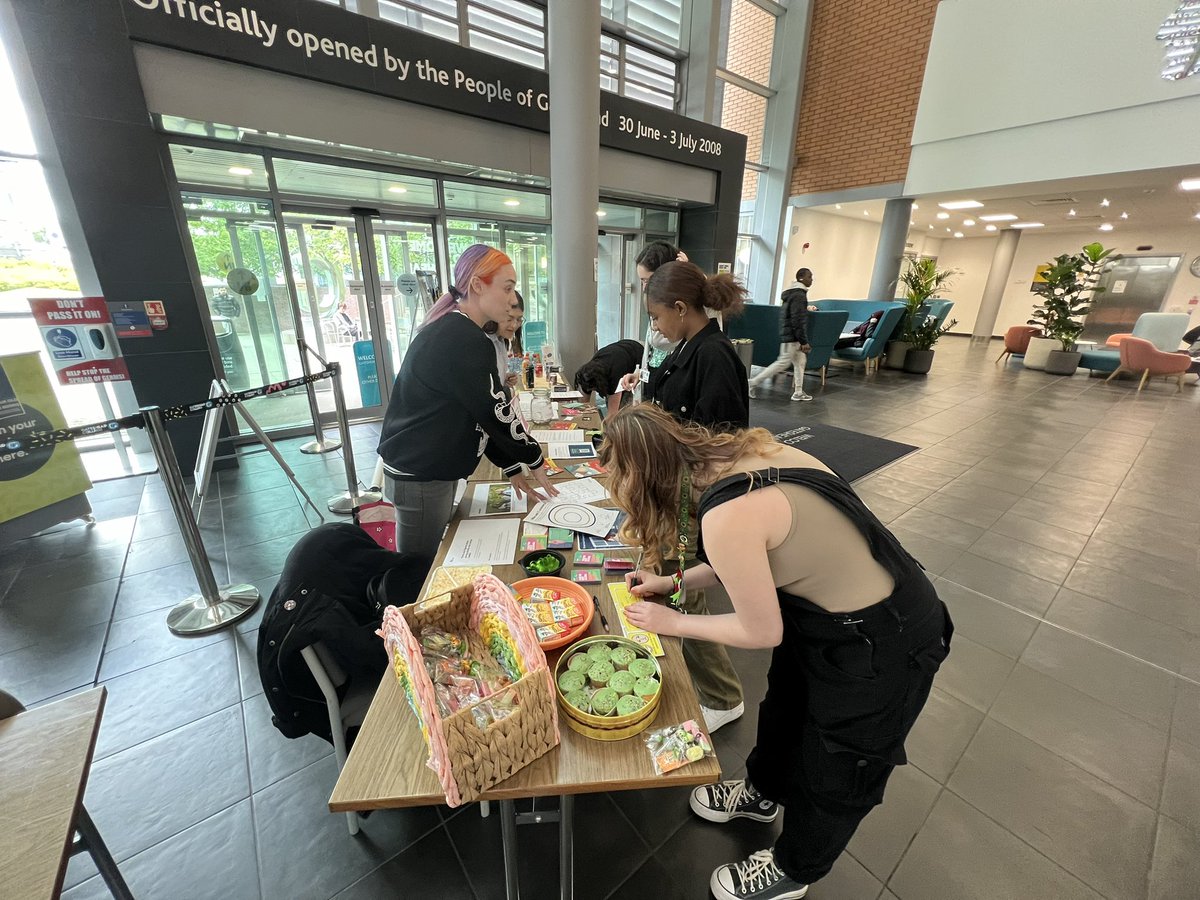 EmmaP_3's tweet photo. Our Access to Higher Education students are back this afternoon in college reception with more amazing health campaigns!  @gatesheadcoll #health #accesstohe #campaigns #diabetes #mentalhealth  #healthyeating #melanoma #skincancer #dementia #diet #eatingdisorders https://t.co/tGsY32P9z7