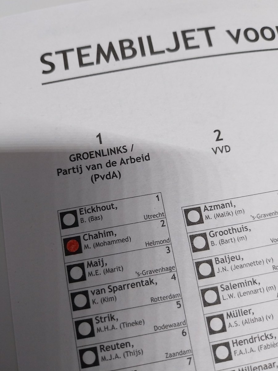 Een dwingend stemadvies. Voor de beste Europarlementariër en zijn strijd voor duurzaamheid en eerlijk delen <a href="/MChahim/">Mohammed Chahim</a> en <a href="/samenoplinks/">RoodGroen</a> en toch nog beetje <a href="/PvdA/">Partij van de Arbeid</a>