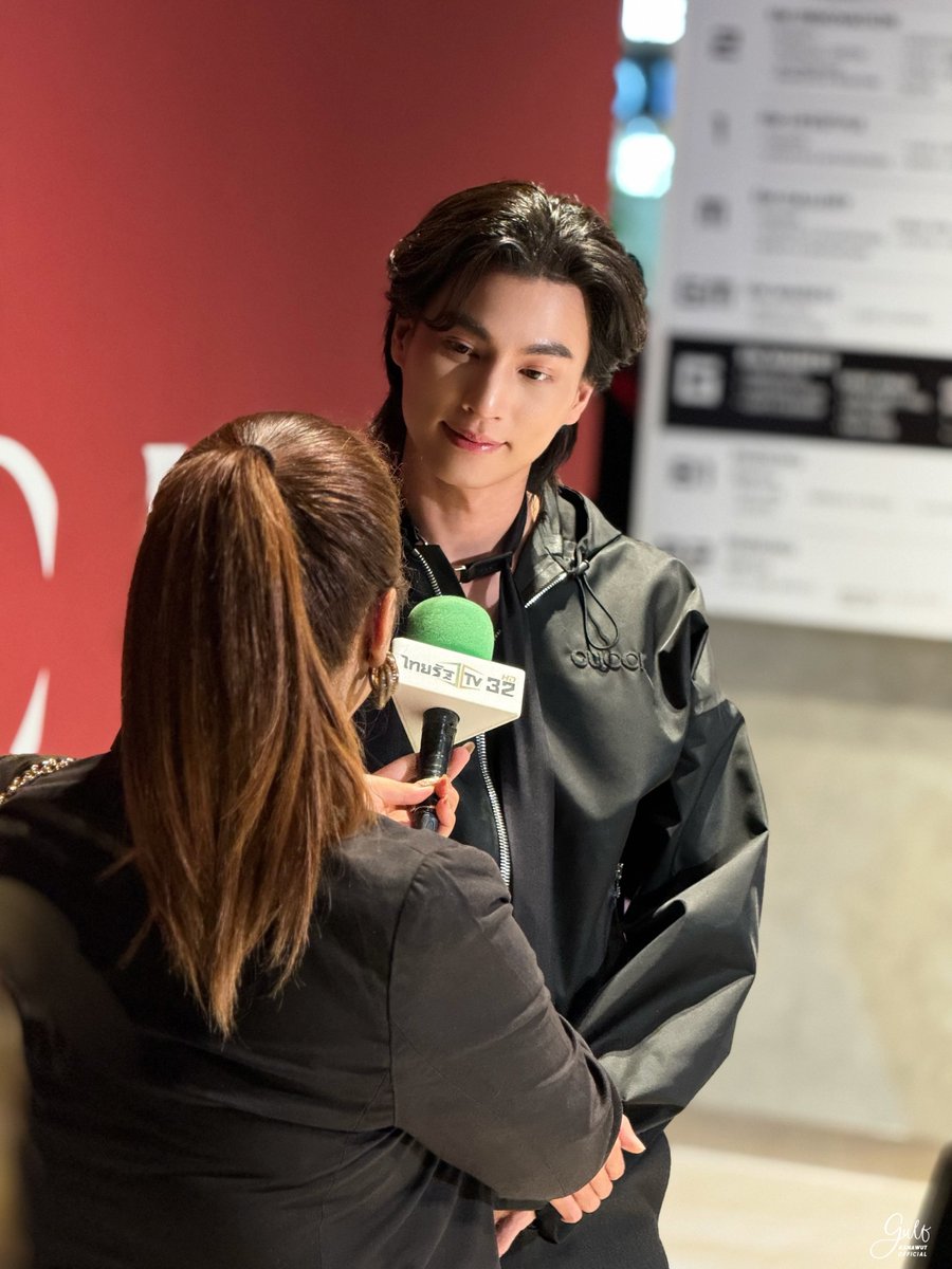 Gulfkanawutofc's tweet photo. ให้สัมภาษณ​์กันสักนิด😊

BA GULF​ AT GUCCIVISIONS BKK
#GULFxGucciVisions 
#GucciVisions https://t.co/guZGdhQTCO