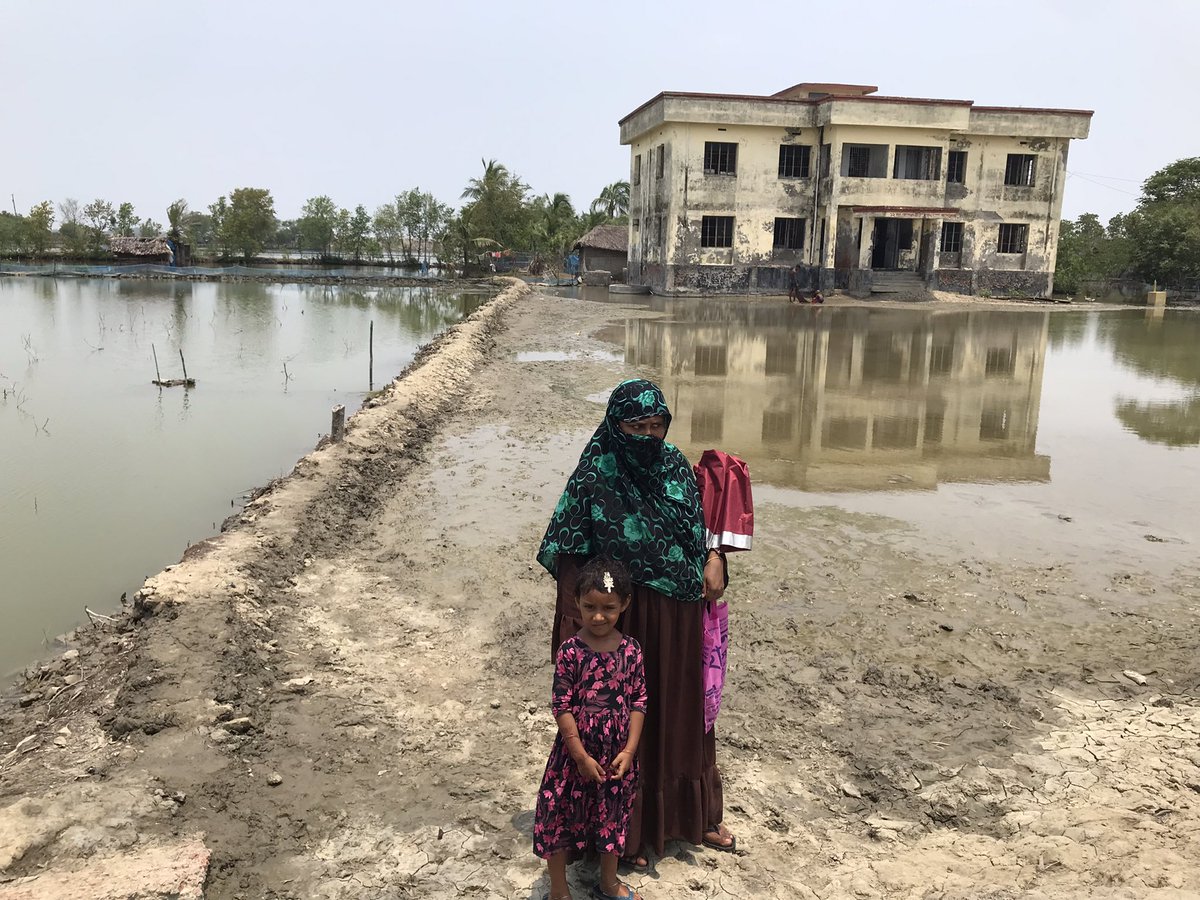 ri_montu's tweet photo. Many rural #health centers on the coast of #Bangladesh remain “sick” themselves in the face of #natural_disasters. How will “sick” health centers serve people? As a result, #climate_vulnerable people are deprived of their #right_to_health. https://t.co/EFLJfsHdUq