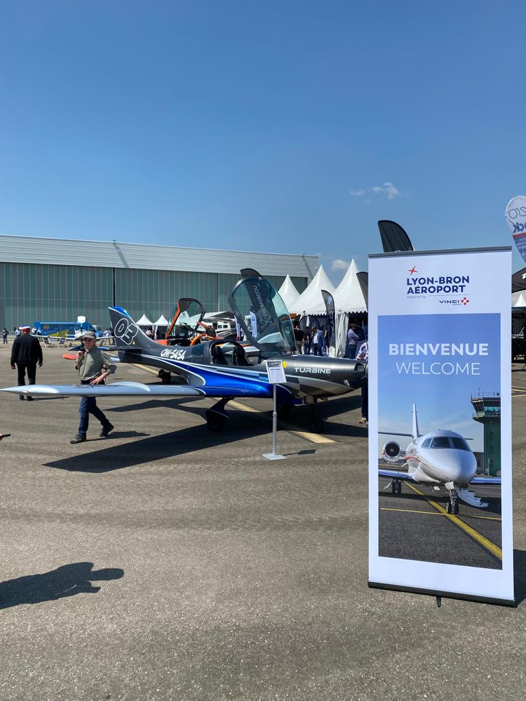 lyonaeroports's tweet photo. [@France Air Expo 2024]
Du 6 au 8 juin, venez découvrir le meilleur de l'industrie #aéronautique au Salon international de l’#aviation générale @franceairexpo à l’aéroport Lyon-Bron !🛩️

Plus d'informations sur 👉 https://t.co/VM3zPuBZZS
@VinciAirports #FlyFromLyon #FranceAirExpo https://t.co/STl9Poys8J