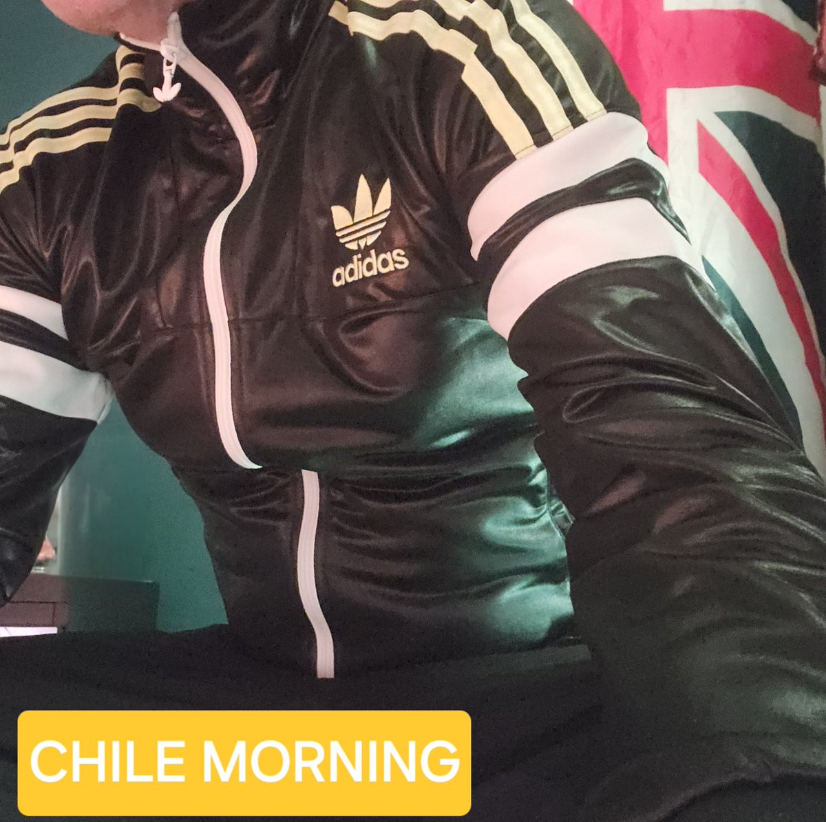 Tomxxxfactor's tweet photo. WARM ME UP? https://t.co/JuAcHpnlNE