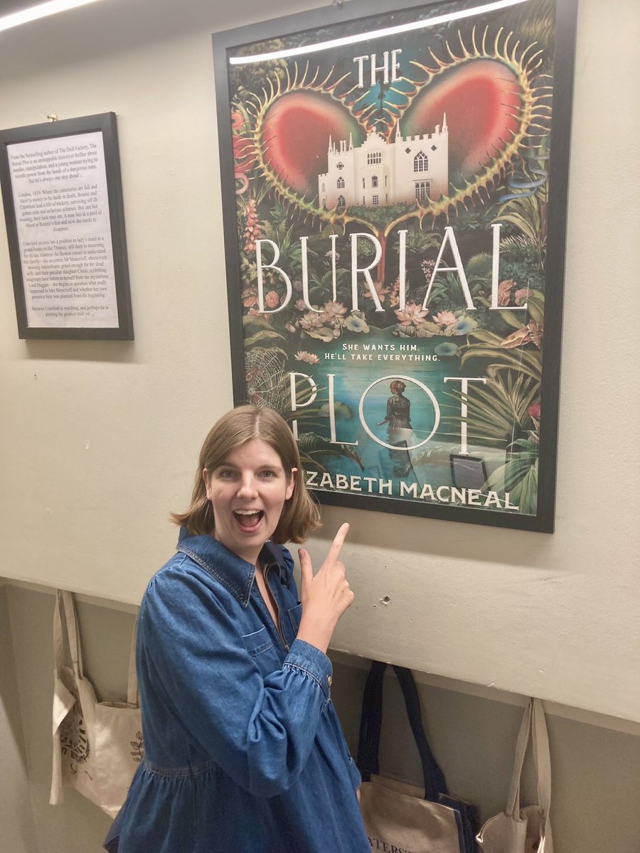 🥳🎉Wishing wondrous <a href="/esmacneal/">Elizabeth Macneal</a> the happiest of publication days. #TheBurialPlot is an engrossing, intricately plotted, superbly paced work of historical fiction peopled by nuanced characters in intensely evocative settings.  If you’re a fan of Victorian Gothic, this is a must 🖤