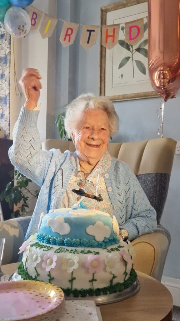 SomersetCare's tweet photo. On #DDay80, we're marking the 104th birthday of a resident who celebrated with a Lancaster Bomber cake!
Grovelands resident Joy, joined the #WRAF as an armourer in 1942, and remembers working through the night belting bullets on #DDay for the planes coming back and forth. https://t.co/gZcGfwMbI6