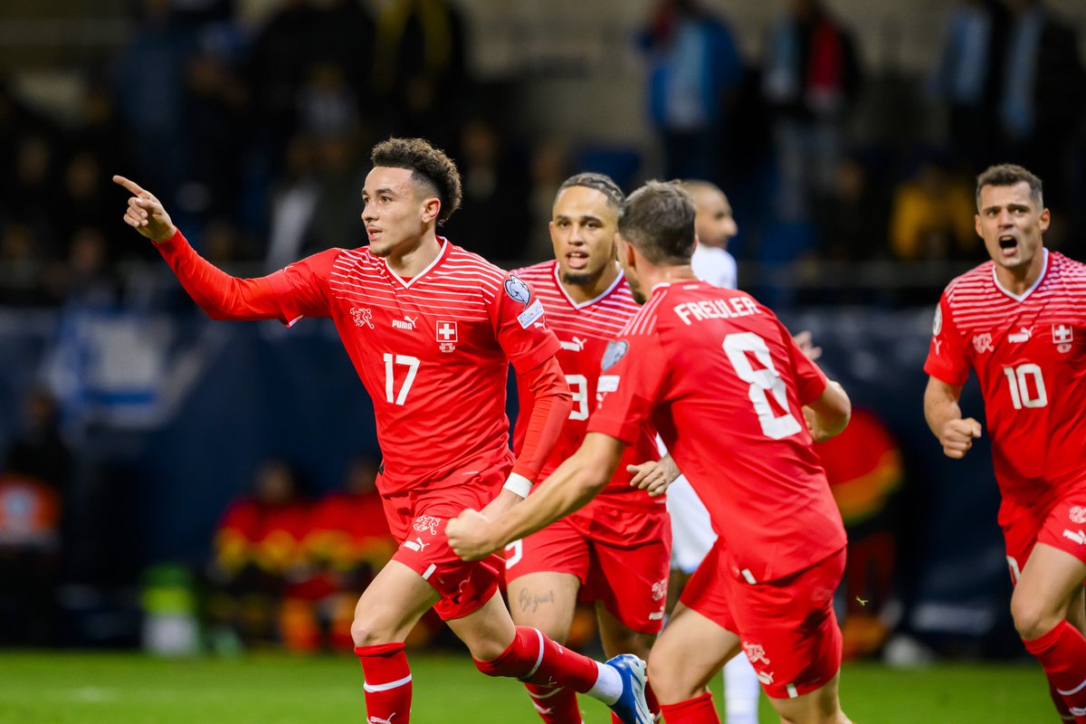RadioTeleSuisse's tweet photo. ⚽🎉 Fans de foot, vous êtes prêt·es? Coup de sifflet le 14 juin sur nos antennes pour l'#EURO2024!

Suivez avec nous l'intégralité des 51 matches en direct et rejoignez-nous dans les fanzones de Suisse romande pour vivre encore plus d'émotions!

Infos 👉 https://t.co/jfLpEwPKMC https://t.co/9oCYo0DmXg