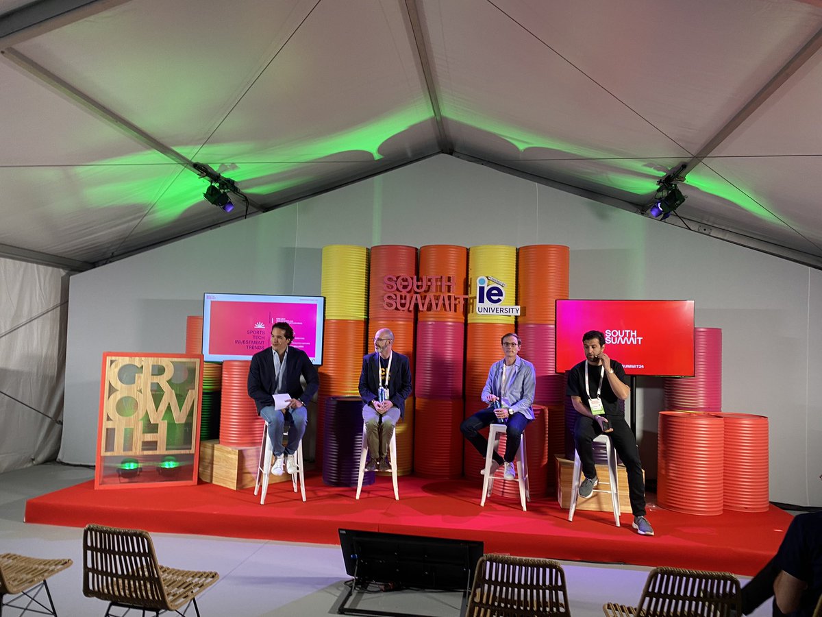 Getting started with the #Sportstech Investment Trends panel.
Covering investment and the latest sportstech trends with <a href="/KikeLevy/">Kike Levy</a> (NJF Sports and Media), <a href="/_salomon_a/">Salomon Aiach</a> (<a href="/OriginsVC/">Origins</a>), <a href="/arthurbernardm/">arthurbernardm</a> (<a href="/AthleticoVC/">Athletico Ventures</a>) and <a href="/prandez/">Javier_Prandez 🇺🇦</a> (<a href="/HitechUCAM/">UCAM HiTech</a>) at <a href="/south_summit/">South Summit</a>