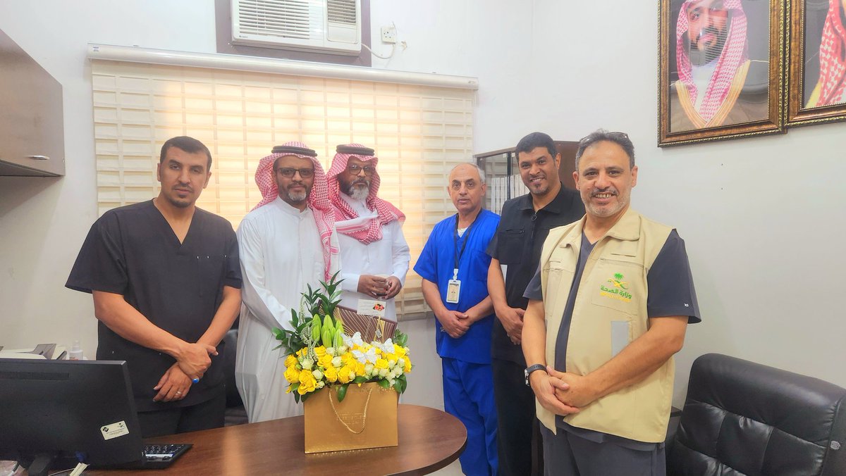 danaati's tweet photo. 📍 احتفلنا اليوم في وحدة مكافحة الدرن بصدور قرار من تجمع الطائف  الصحي بتكليف زميلنا و اخونا الاستاذ يوسف الثمالي  لإدارة الوحدة..
الاحتفال و الهدايا مقدمة من جميع منسوبي و منسوبات وحدة مكافحة الدرن بالطائف. https://t.co/pOS7V8s1ed