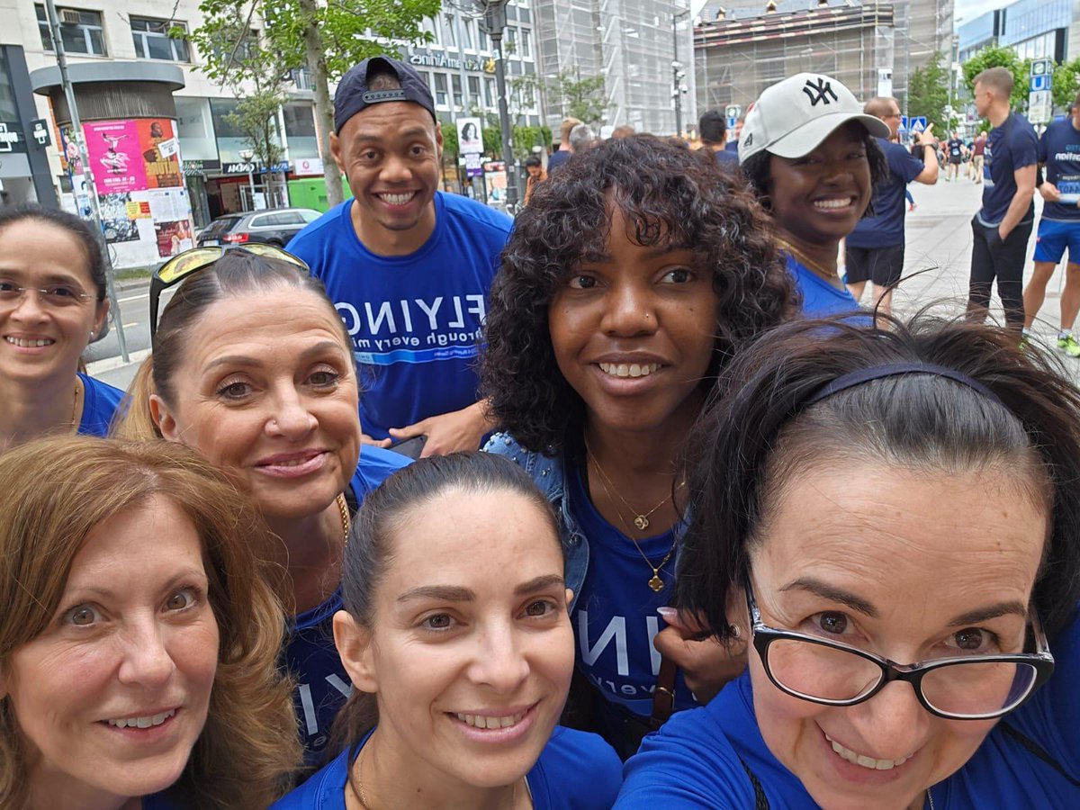 p_prause's tweet photo. JP Morgan challenge Frankfurt
United team flying through every mile
@weareunited @UKraft2 @flyingphilipp @AndreaNPunited #teamfra #Jpmorgan#beingunited https://t.co/D2JuVqeOlY