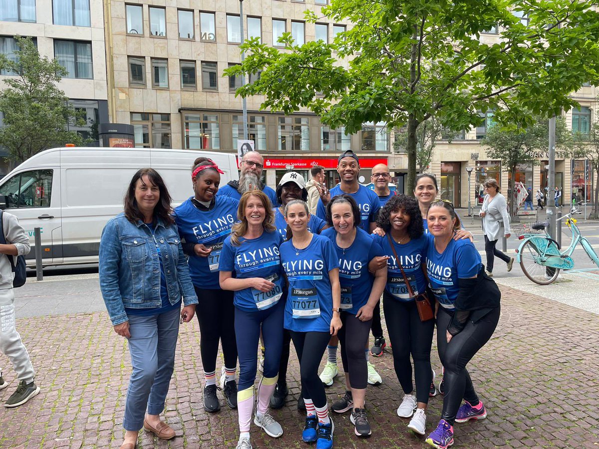 p_prause's tweet photo. JP Morgan challenge Frankfurt
United team flying through every mile
@weareunited @UKraft2 @flyingphilipp @AndreaNPunited #teamfra #Jpmorgan#beingunited https://t.co/D2JuVqeOlY