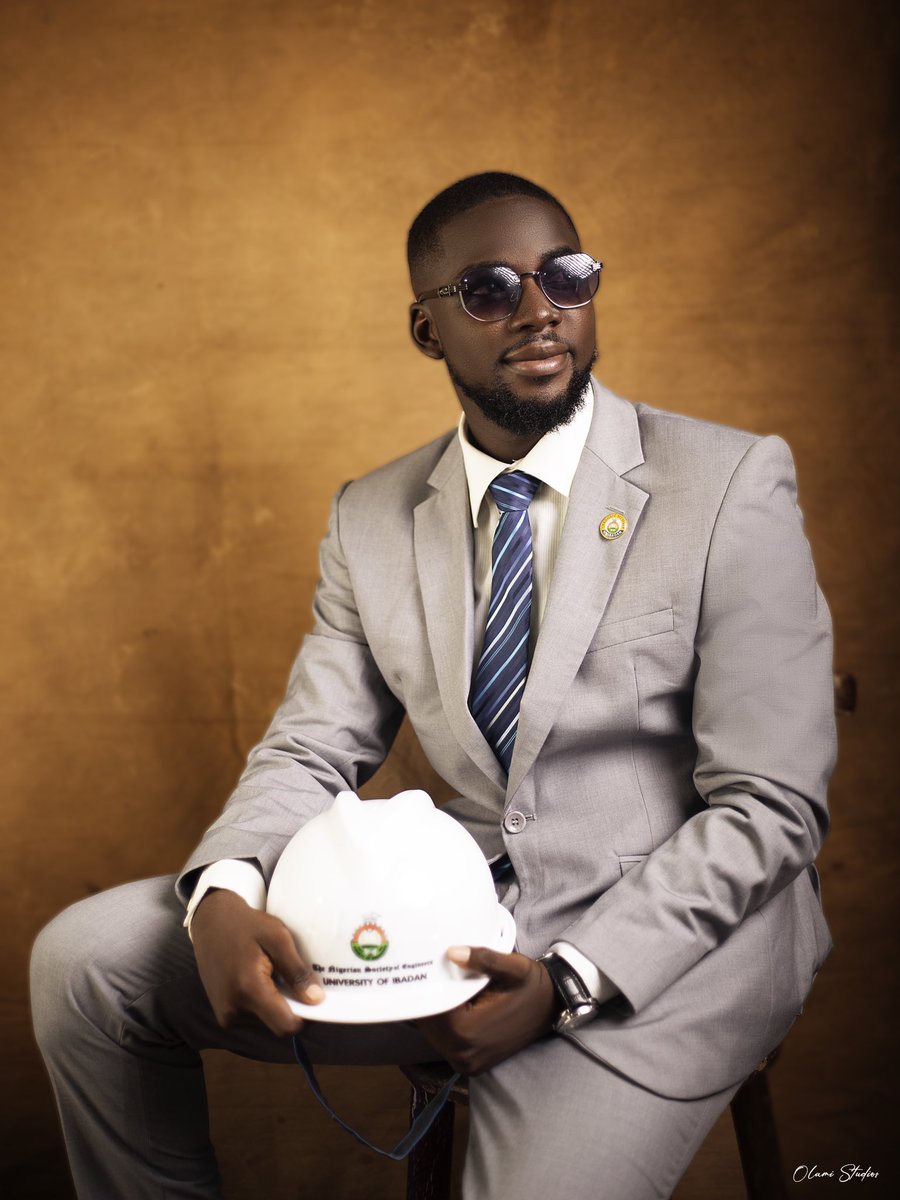 Wale2much's tweet photo. Congratulations to me , Lawal Musharraf Olawale (GMNSE , GMNIEE) University of Ibadan.
Best Graduating student Faculty of Technology 
Best graduating student Department of Civil Engineering 
Over 10 scholarships 
First class Honours. 
All these I didn’t have but Alhamdulilah 🤲❤️ https://t.co/Apo9T2GFcR