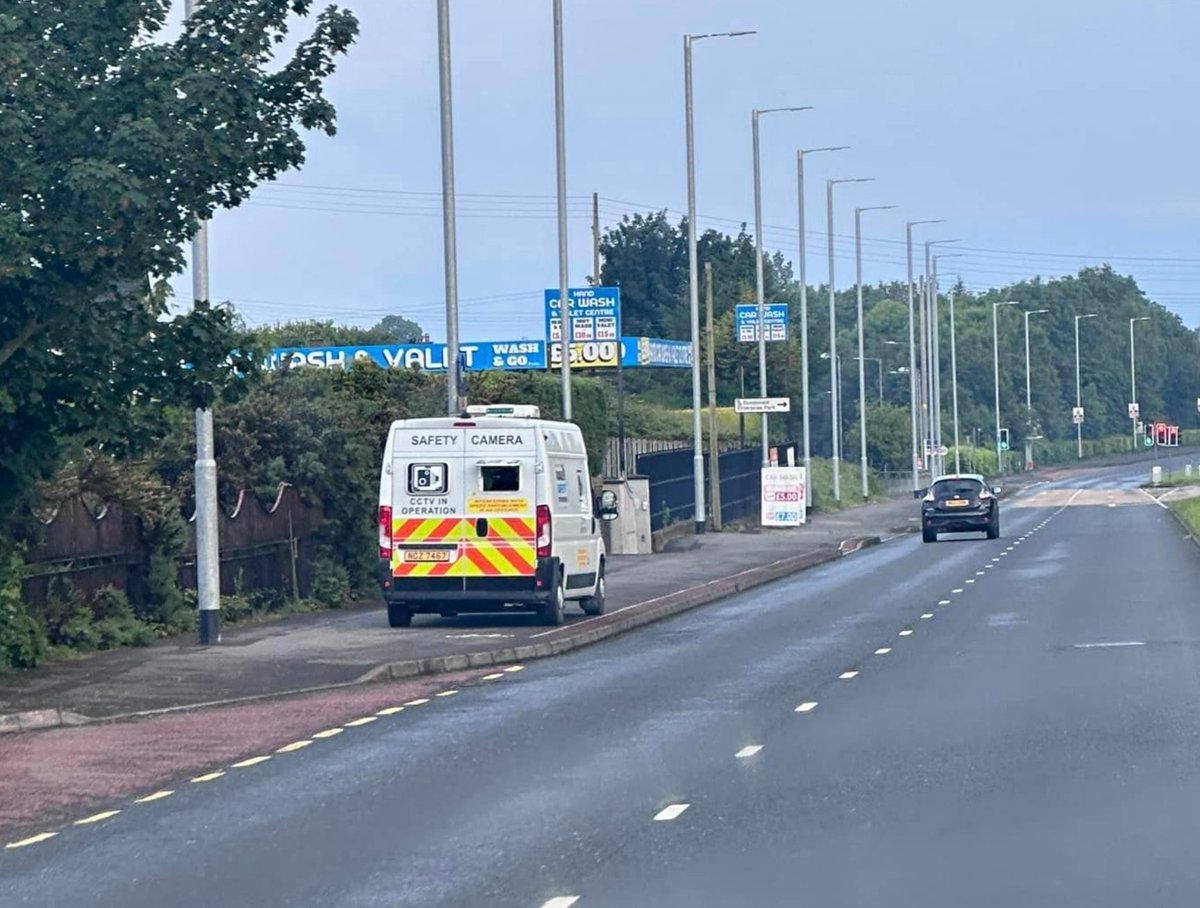 RedBSierra's tweet photo. At 6 am on the button the safety cameras van was out blocking the pavement in Dundonald to catch people going from 70 to 40 mph downhill in an area completely devoid of collisions at a low traffic time. Nothing but a racket and I WILL be going after them https://t.co/xMbqPV6tR2