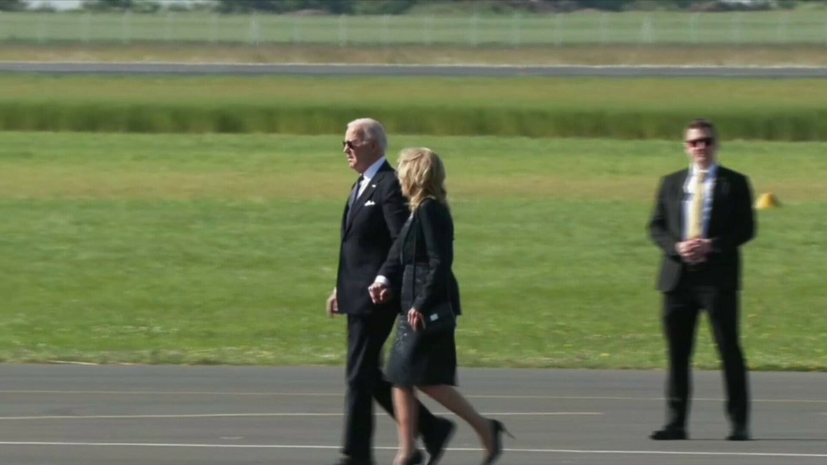 🔴 EN DIRECT 80 ans du D-Day: Joe Biden vient d'arriver à Colleville-sur-Mer l.bfmtv.com/yqng