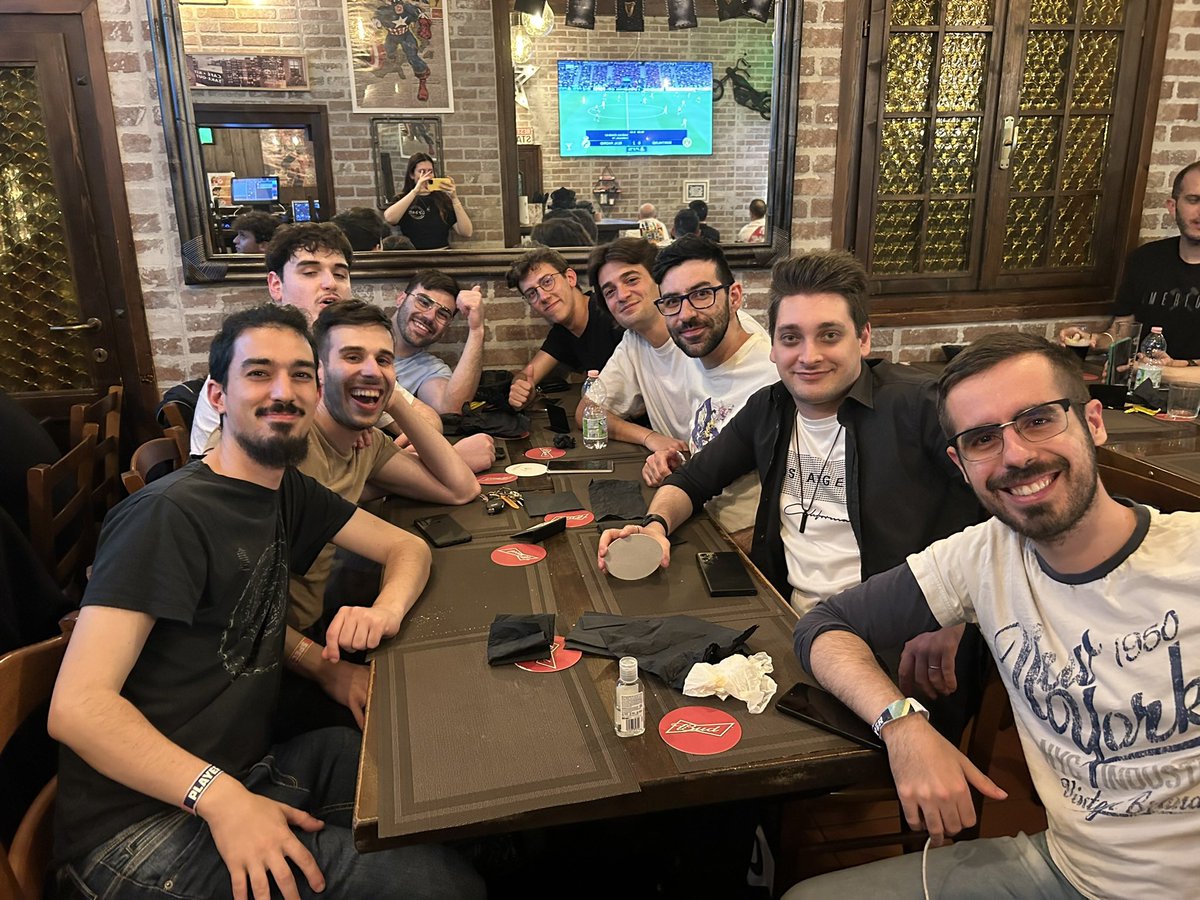 Meerko18's tweet photo. The guys which I spent most of my days with in quarantine. I never thought I would build friendships like this and enhance them irl. I hope to meet you all again as soon as possible🫶.
Maybe one day I will come back to play together with you https://t.co/5YAnM8FyvA
