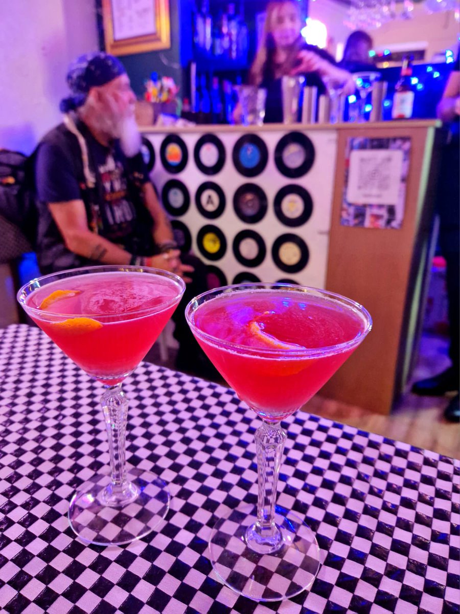 open from 4pm today at Pixie's
Pixies bar - local business selling 1980s inspired cocktails ,wine, spirits &amp; beer located in  The Georgian Village 
Pop in and see us for a drink &amp; a chat in a nostalgic setting 
#microbar #smallbusinessbigheart #e17 #walthamstow #retro #cocktails