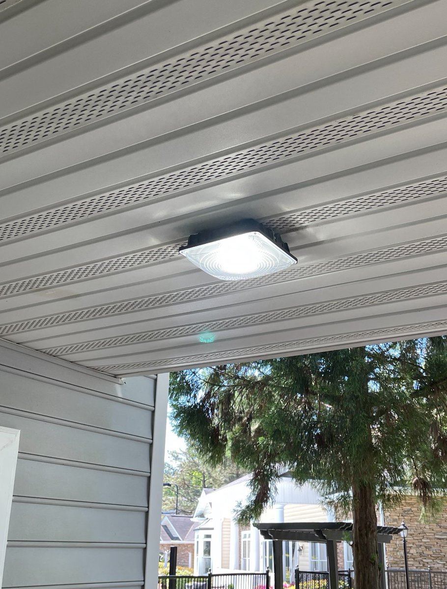 Handy_Choierled's tweet image. Very happy to receive customer feedback. 300pcs 27w 5000k square canopy lights installed by Highland Park Atlanta in Sandy Springs, GA 30350. US Stock,fast free shipping.

#ceilinglighting #ledcanopy