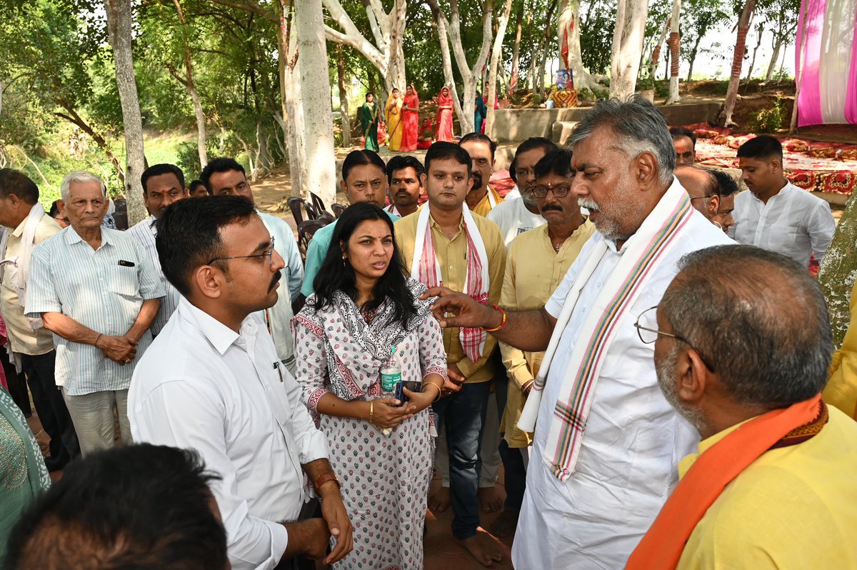 सींगरी नदी नरसिंहपुर नगर के बीच से निकलती है ।बाबाघाट सींगरी तट पर वृक्षारोपण किया इस अवसर पर ज़िला अध्यक्ष <a href="/BjpNarsinghpur/">BJP4Narsinghpur</a> पूर्व मंत्री <a href="/jalamsing_patel/">JALAM SINGH PATEL (Modi ka parivar)</a> पूर्व ज़िलाध्यक्ष प्रीतम पुरी जी,नगरपालिका अध्यक्ष नीरज महाराज,कलेक्टर एवं CEOज़िला पंचायत सहित अधिकारियों की उपस्थिति रही ।