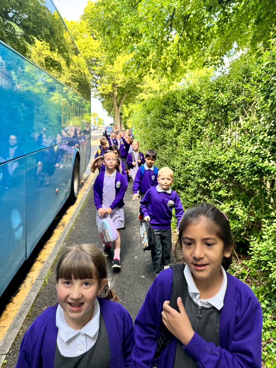 Dr C Richards a Mr D Terfel tweet media