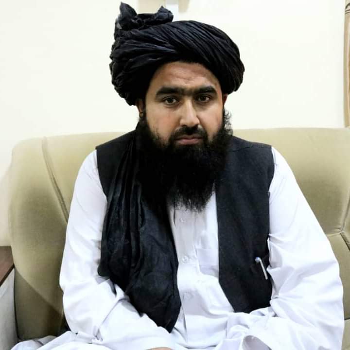 Hajisab275's tweet photo. الحمدلله موږپه هلمندکي داسي ستری هستي لروچي په ټوله نړي کي یی په علمی اوسیاسي کچه مثل نسته!که اسلامی امارت دداسي ستروهستیوڅخه مشوری واخلي اوپه دولتي کچه یی مقامونه ورلوړکړي زاطمینان درکوم چی اسلامی امارت به په نړیوال ډګرکي نورهم پرمختګ وکړی
الحاج شیخ مفتی شریف الله صاحب حفظه الله https://t.co/xYc3fIFBNh