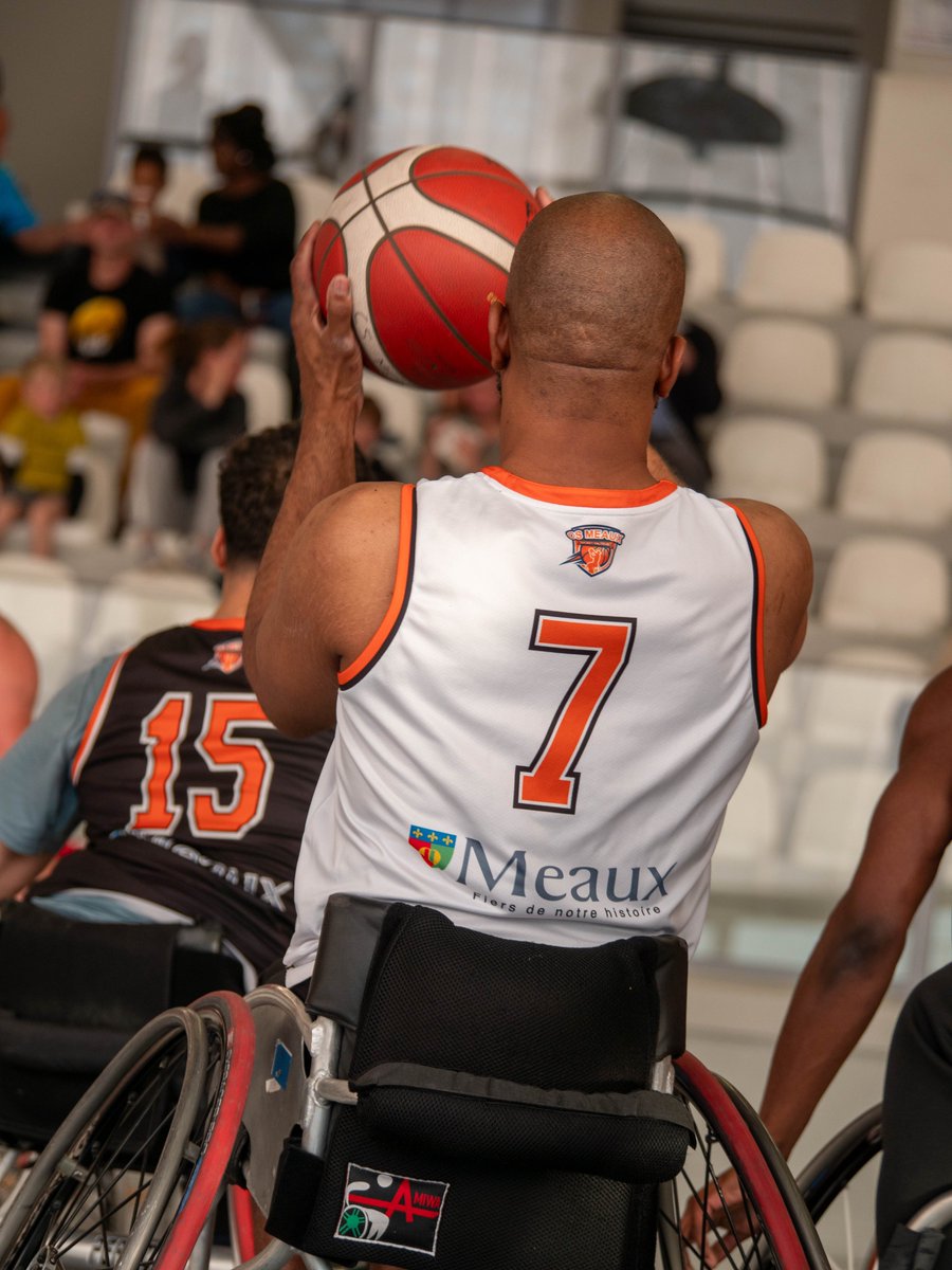 creteil_unss's tweet photo. Match d'ouverture du Championnat de France @unss  avec des Champions 😍

#FranceUNSS #BasketFauteuil avec un match d'exhibition du @cs_meaux_bf @Villedemeaux et une séance de dédicace🖊️

🤩Partage entre les générations @AcCreteil  🙏 https://t.co/SQB6397C4q