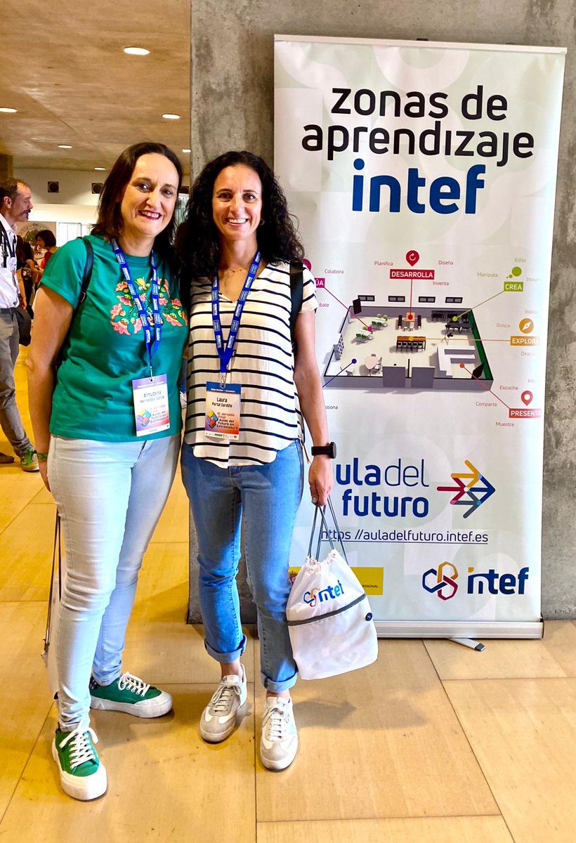 IesSuarez's tweet photo. Preparadas para comenzar una gran jornada #AulasDelFuturo !  @educaINTEF @educacionEXT @fmasero https://t.co/5zO5dkdzBy