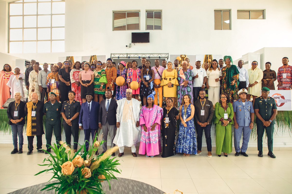 UMomentsRDC's tweet photo. 📸✨ Nous sommes fiers d'avoir contribué à écrire l'histoire de la première édition des Journées Africaines de l'Innovation des Métiers de l'Événementiel à Douala, au Cameroun, du 22 au 24 mai 2024. https://t.co/7APyYUGNbq