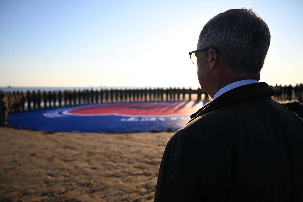 Nigel Farage MP tweet media