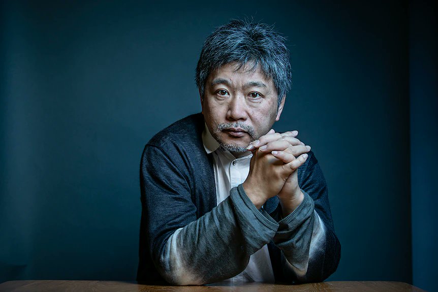 Hoy cumple 62 años uno de los grandes directores contemporáneos: HIROKAZU KOREEDA. Buen momento para recordar que nuestro director, <a href="/mmgarnica/">Miguel Muñoz Garnica</a>, celebró su cine con un monográfico para <a href="/Catedra_Ed/">Ediciones Cátedra</a>. Lo pueden adquirir en el enlace: catedra.com/libro/signo-e-…